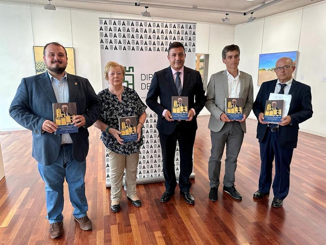 Presentación del libro Papeles de cultura abulense: homenaje al profesor José Luis Gutiérrez Robledo